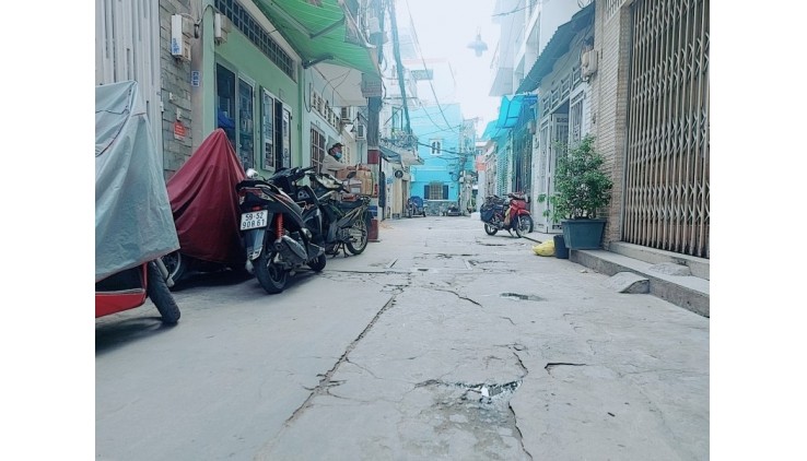 BÁN NHÀ PHÚ NHUẬN HXH 120M2 NGANG 6M 3 TẦNG DÂN TRÍ CAO KHU VIP HUỲNH VĂN BÁNH GẤP BÁN 12  TỶ.